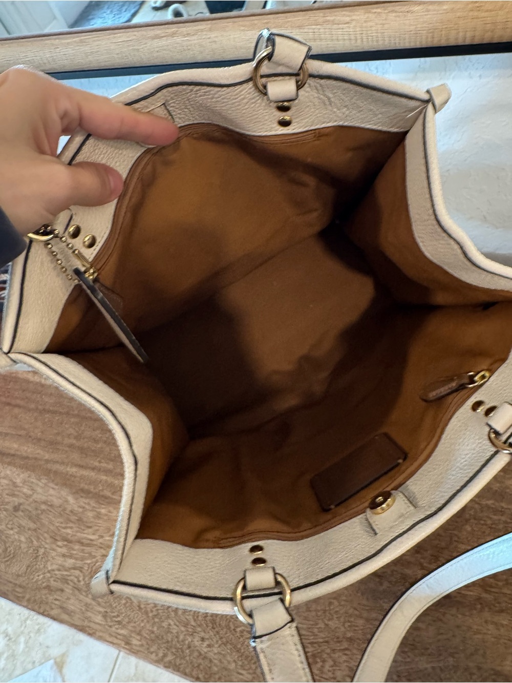 Ivory Coach Tote - Picture 7 of 7